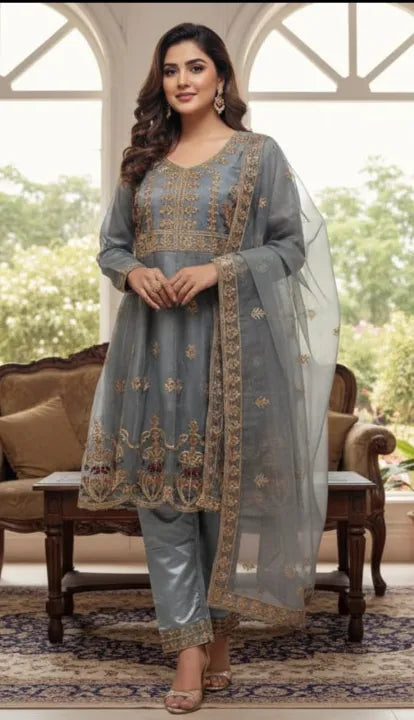 Ladies Fancy 3pcs Stitched Suits  5 (1)